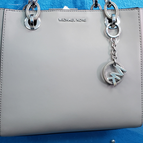 NEW TAGS Michael Kors Jet Set Tote Handbag Leather - Picture 1 of 8